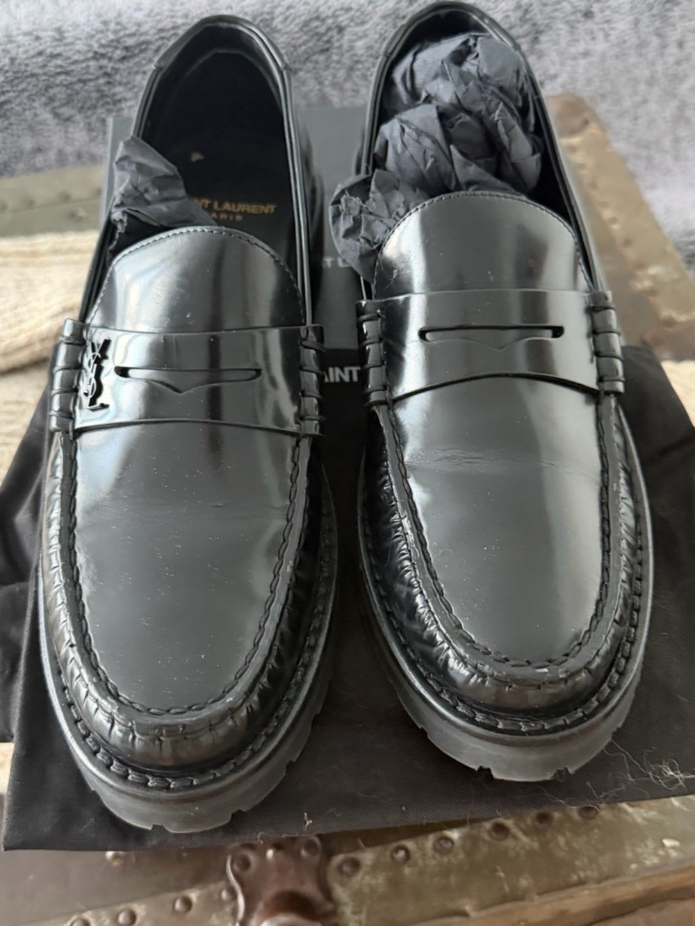 Saint Laurent Womans Black Leather Le Loafer